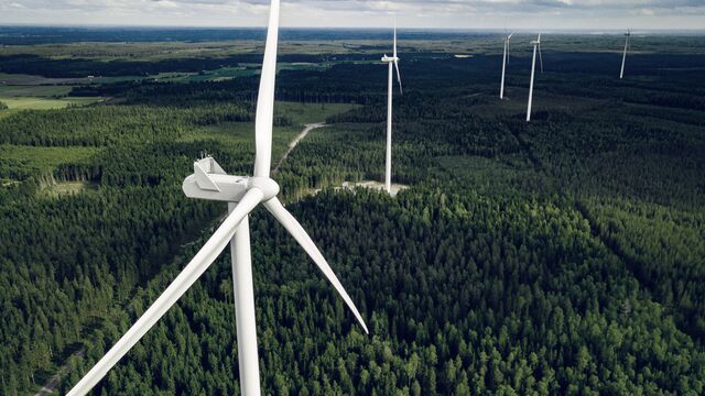 Nordea_xx_small-Aerial view of windmills in summer forest in Finland